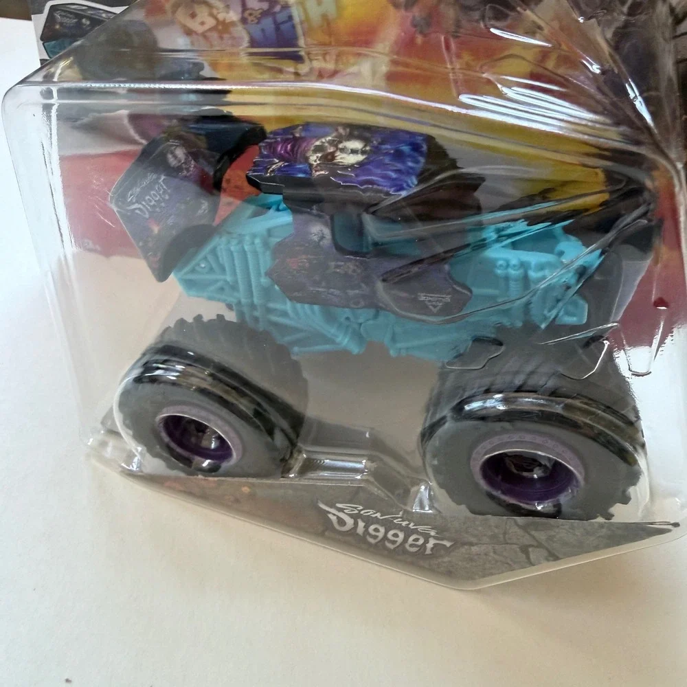 Monster Jam Smash & Bash Son-uva Digger 1:64 Scale Monster Truck Series 02